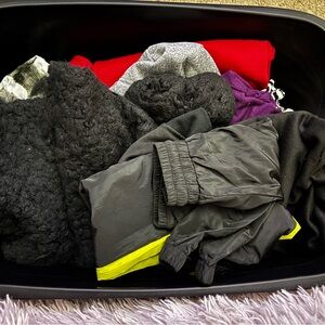 Tote full of women’s clothes!!